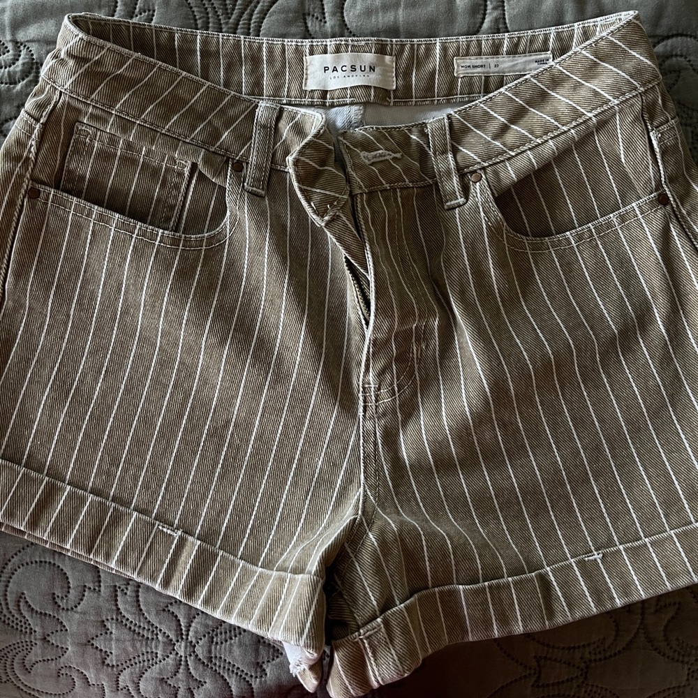 Pacsun Mom Short Size 27